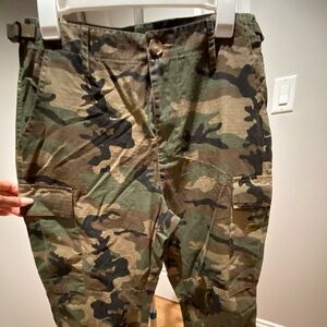 Women’s cargo camo pants. Super cute!